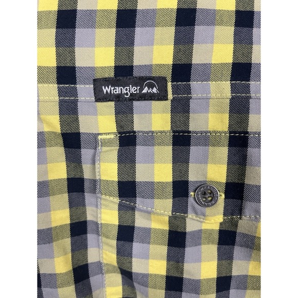 Wrangler Outdoor Mens XL Yellow Plaid Shirt Short Sleeve Button Vented Hiking - Picture 4 of 11